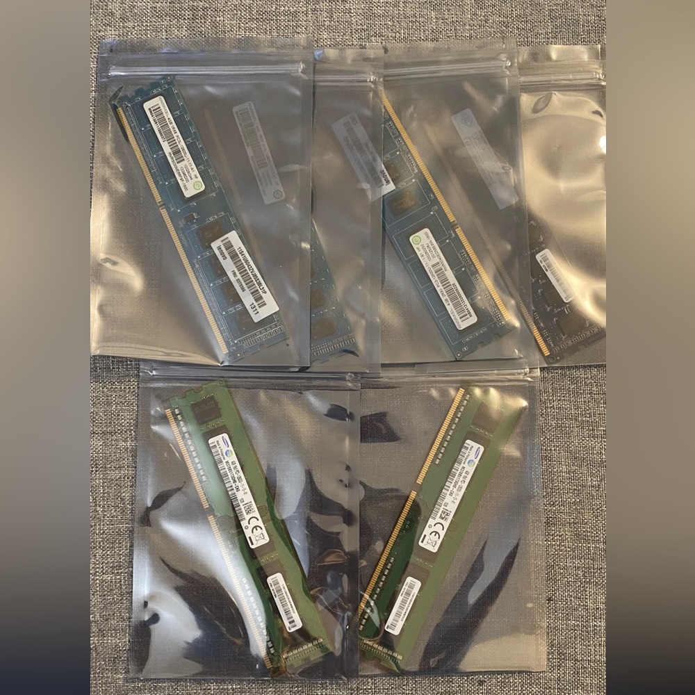 6x 4GB RAM Memories